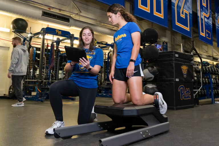 Health and rehabilitation sciences students in a clinical learning setting
